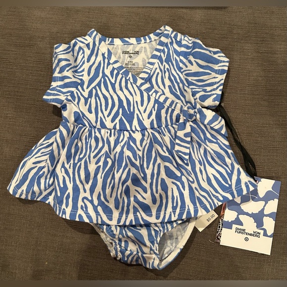 Diane von Furstenberg 2pcs Baby girl outfit dress and diaper cover NWT - Picture 2 of 6